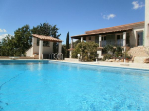 Partie de villa, au calme, immense piscine avec vue panoramique